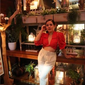 Asimétrical red blouse